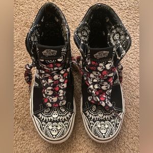 Vans shoes size 8. Work only a couple times